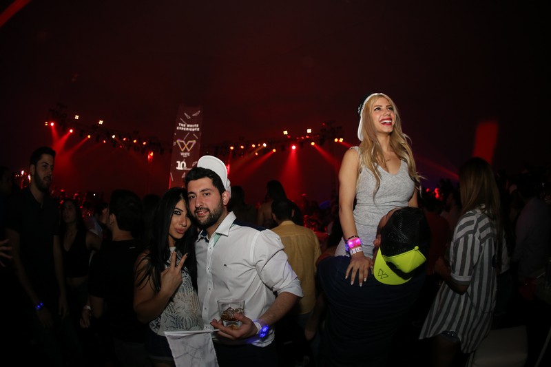 The WHITE Experience Feat. AKON Part 1